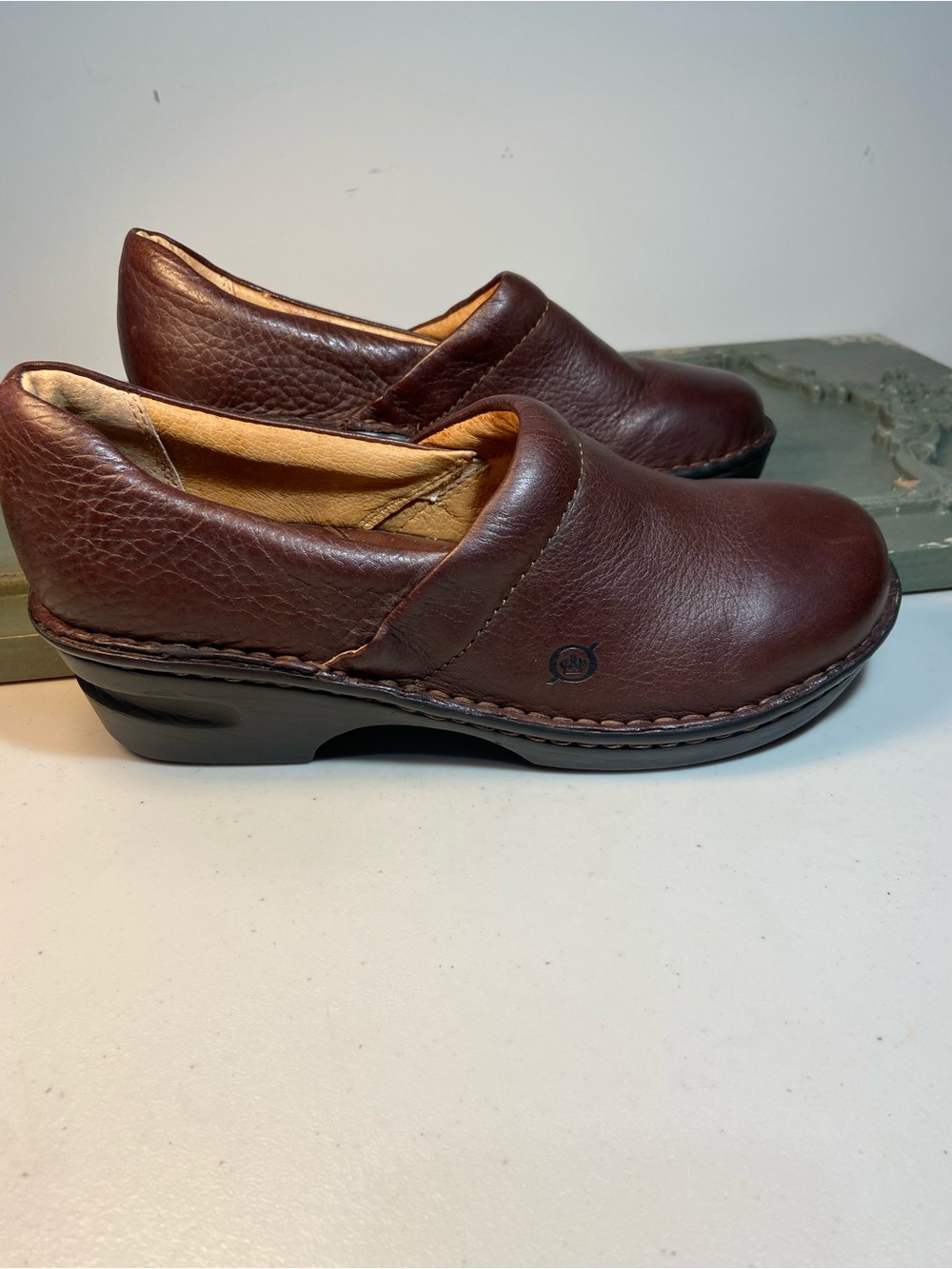 B.O.C Women's Brown Leather Slip-On Clog SZ 8 - Picture 3 of 8
